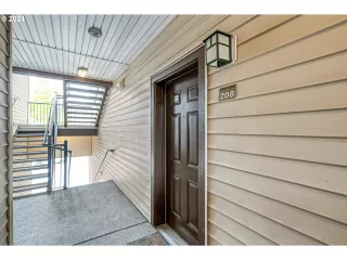 Photo #3: 24237853 Listing 