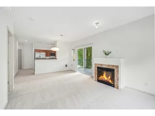 Photo #5: 24237853 Listing 