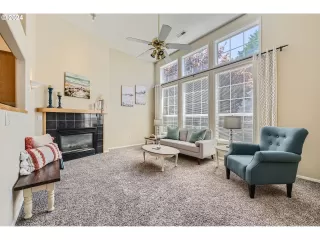 Photo #6: 24238343 Listing