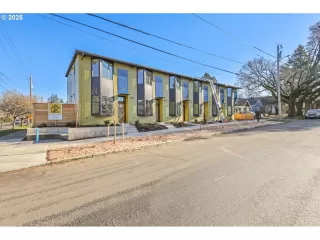 Photo #2: 24239008 Listing