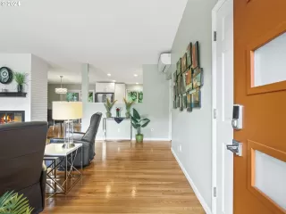 Photo #1: 24240006 Listing 