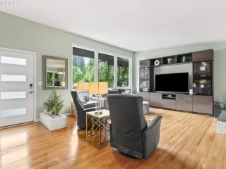 Photo #4: 24240006 Listing 