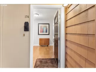 Photo #5: 24241263 Listing 