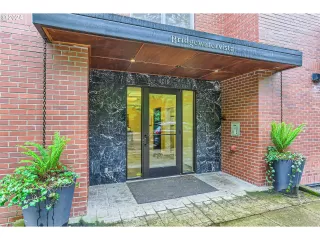 Photo #1: 24241428 Listing