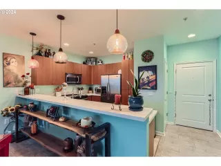 Photo #2: 24241428 Listing