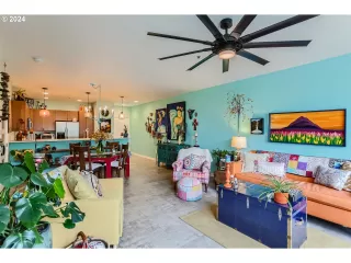 Photo #4: 24241428 Listing