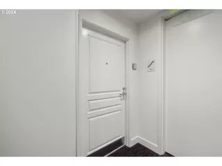 Photo #5: 24242336 Listing 