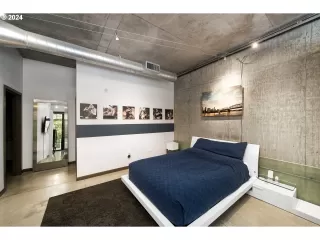 Photo #4: 24242891 Listing