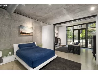 Photo #5: 24242891 Listing