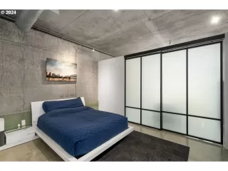 Photo #6: 24242891 Listing