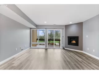 Photo #4: 24242939 Listing 