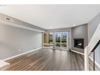 Photo #5: 24242939 Listing 