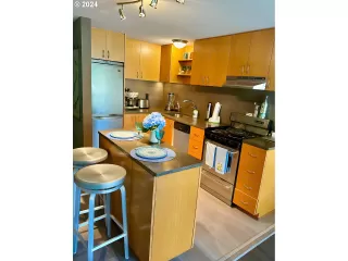 Photo #4: 24243158 Listing