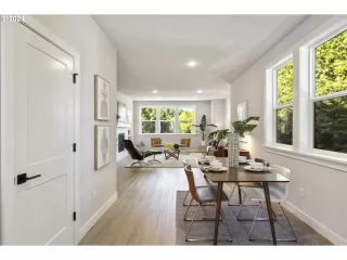 Photo #4: 24243662 Listing