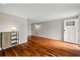 Photo #3: 24244802 Listing