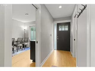 Photo #3: 24245462 Listing