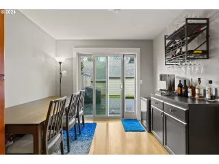 Photo #4: 24245462 Listing