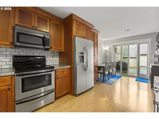 Photo #6: 24245462 Listing