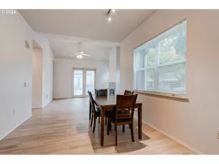 Photo #6: 24245468 Listing