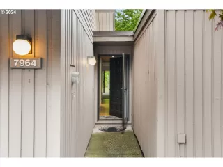 Photo #3: 24246386 Listing