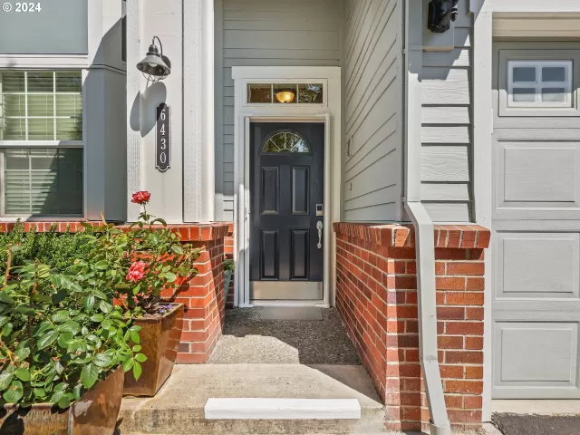 MLS: 24247008 Condo For Sale