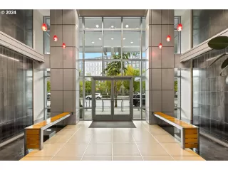 Photo #5: 24247255 Listing