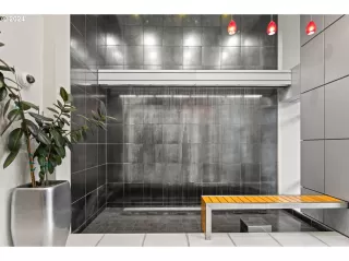 Photo #6: 24247255 Listing