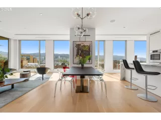 Photo #1: 242487522 Listing