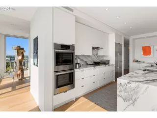 Photo #6: 242487522 Listing