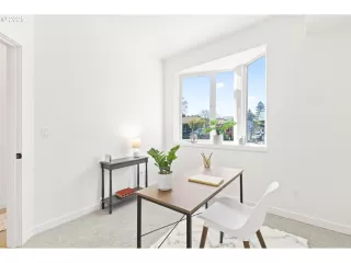 Photo #5: 24248759 Listing