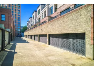 Photo #3: 24249920 Listing