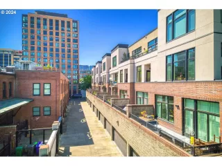 Photo #4: 24249920 Listing