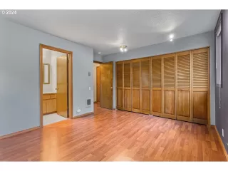 Photo #3: 24250014 Listing