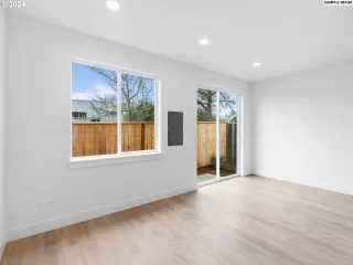 Photo #5: 24251025 Listing