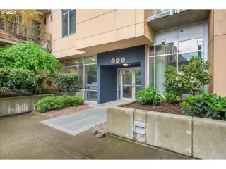 Photo #2: 24251129 Listing