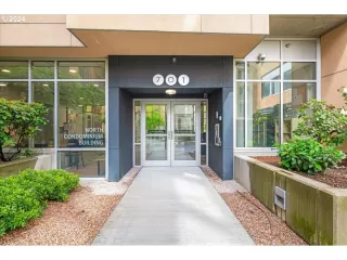 Photo #3: 24251129 Listing