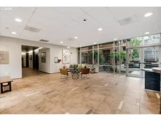 Photo #6: 24251129 Listing