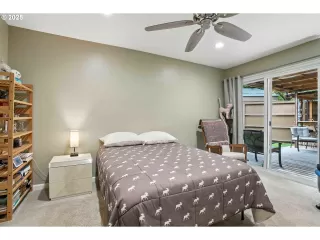 Photo #5: 242518978 Listing