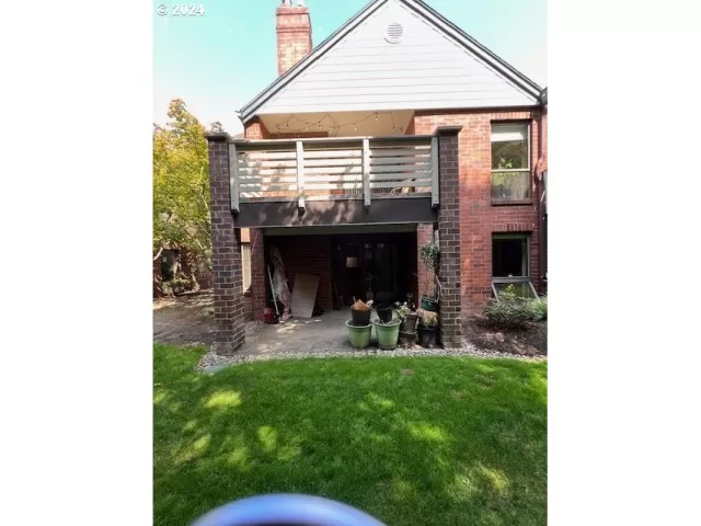 MLS: 24252514 Condo For Sale