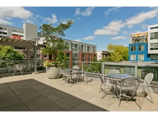 Photo #5: 24252701 Listing