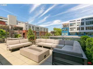 Photo #6: 24252701 Listing