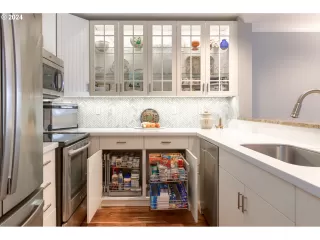 Photo #6: 24253535 Listing