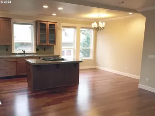 Photo #4: 24253581 Listing