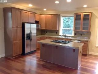 Photo #5: 24253581 Listing