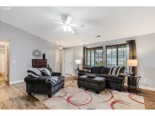 Photo #5: 24253748 Listing