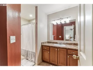 Photo #6: 24254664 Listing