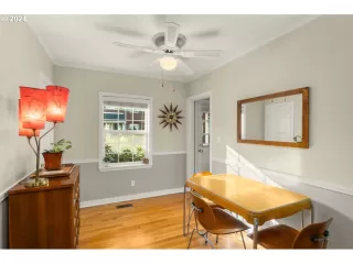 Photo #5: 24255386 Listing