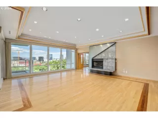 Photo #3: 24255504 Listing