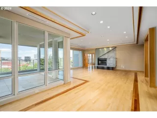 Photo #6: 24255504 Listing