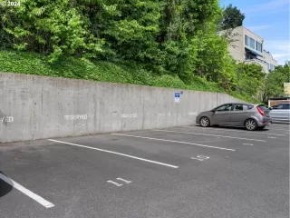 Photo #5: 24255620 Listing